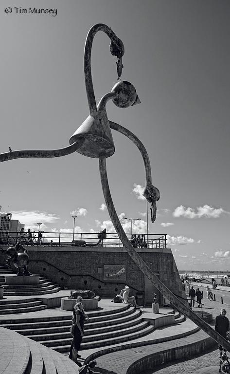 Scheveningen sculpture.jpg